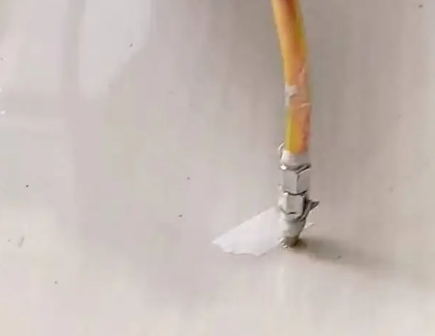 温江瓷砖空鼓维修公司专业解答在瓷砖铺贴过程中，如果使用的砂料过粗（如全部使用了粗砂），可能会导致以下问题